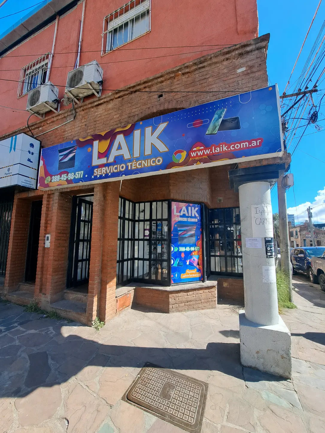 Frente del local